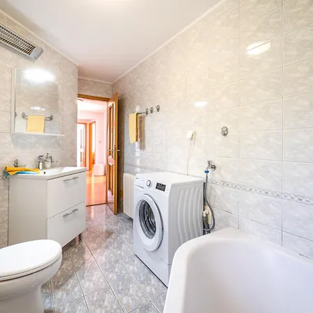 Lara By Interhome Apartman
