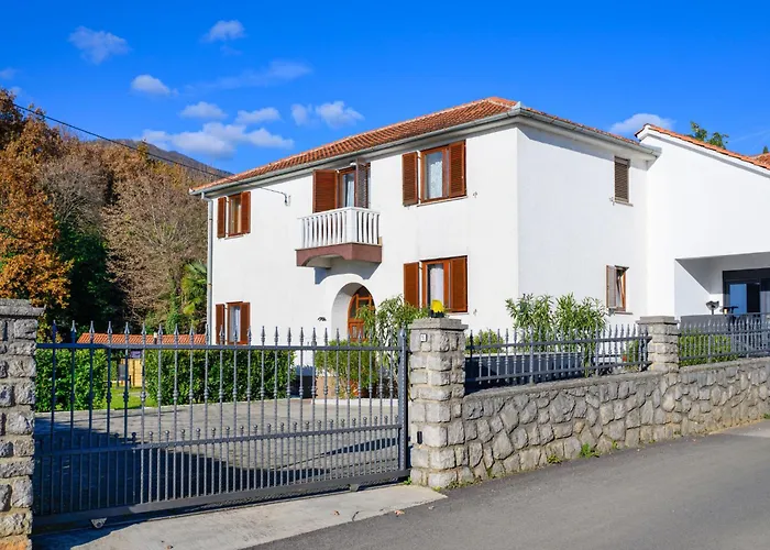 Lara By Interhome דירה לובראן